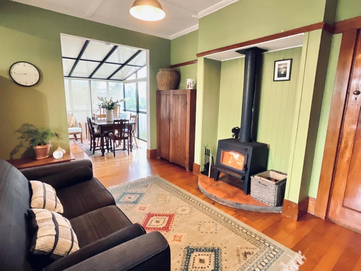 Cabbage Tree - Summer Or Winter Beachfront Haven Papamoa Exterior foto